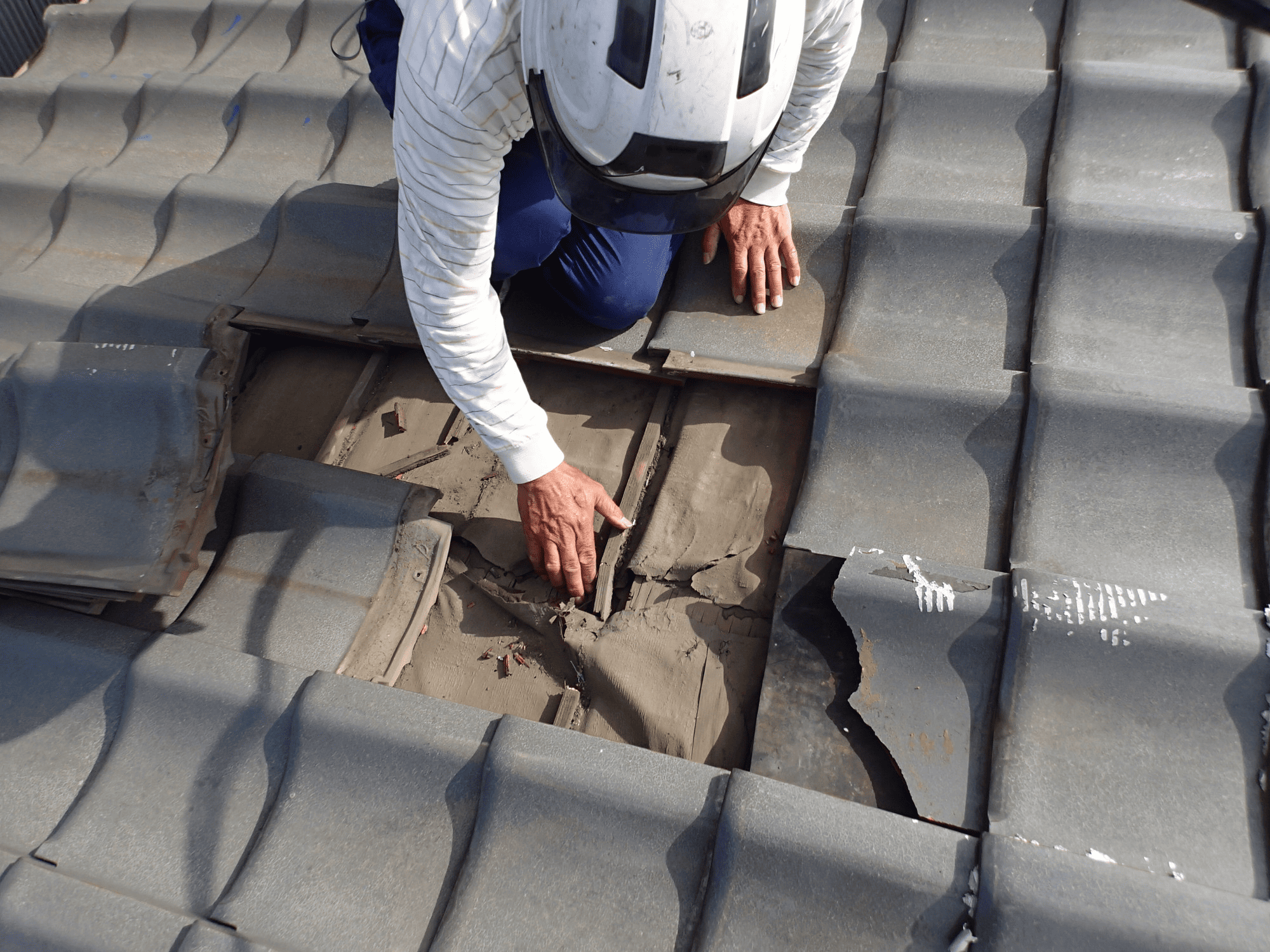 瓦補修や部分交換